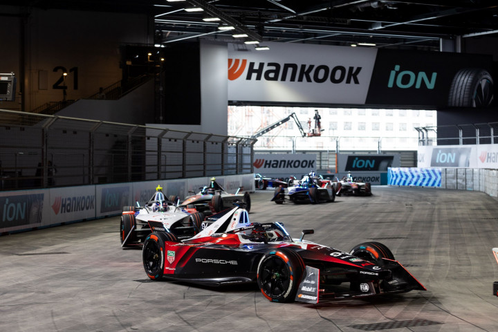 Pascal Wehrlein Juara Formula E 2024