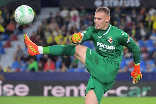 Chelsea Buka Pembicaraan dengan Kiper Villarreal Filip Jorgensen