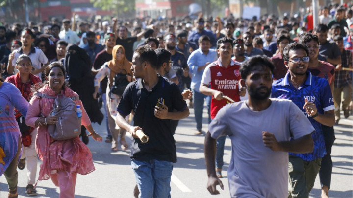 PM Bangladesh Salahkan Oposisi atas Bentrokan, Jam Malam Tetap Berlaku