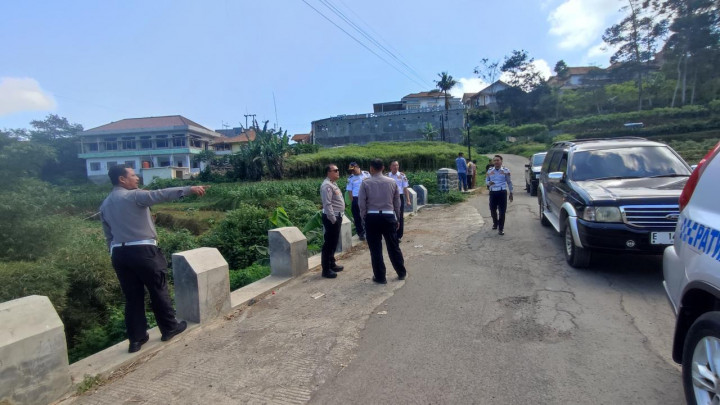 Jalan Nasional Kuningan-Majalengka Ditutup, Kendaraan Besar Lewati Jalur Khusus