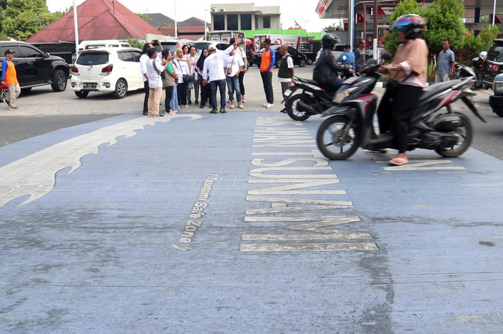 Kota Padang Miliki 26 Blu Line Tsunami Save Zone
