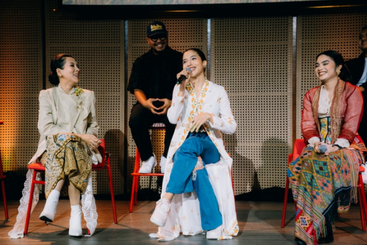 Putri Marino Beri Arti Tersendiri tentang Kebaya