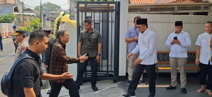 Wapres Boediono dan JK Takziah ke Kediaman Hamzah Haz