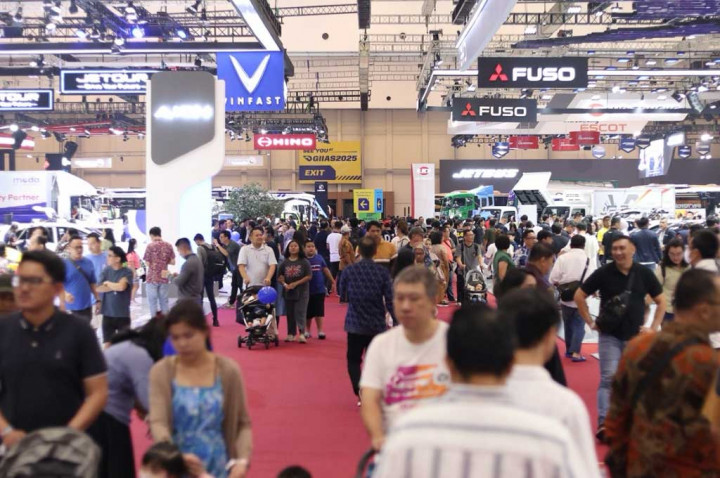 Tak Kalah Heboh, Kendaraan Komersil Sita Perhatian Pengunjung GIIAS 2024