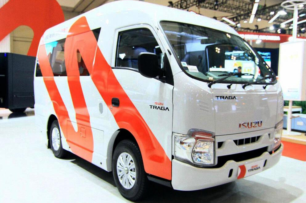 Isuzu Traga Bus. Isuzu