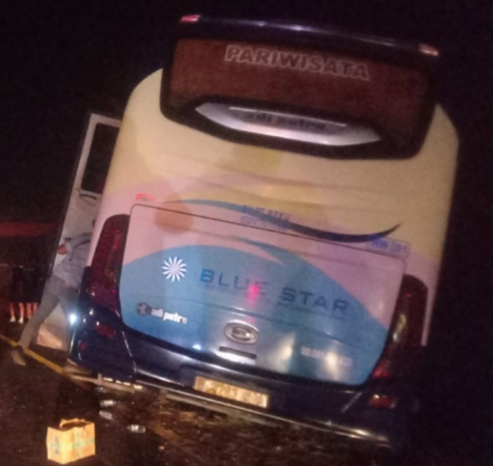 Bus Rombongan Dosen Universitas Pamulang Kecelakaan di Tol Cipali, Satu Tewas