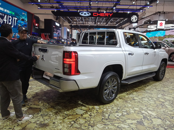 Melihat Mitsubishi All New Triton versi Indonesia