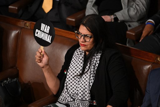 Rashida Tlaib Angkat Plakat ‘Penjahat Perang’ Selama Netanyahu Pidato di Kongres