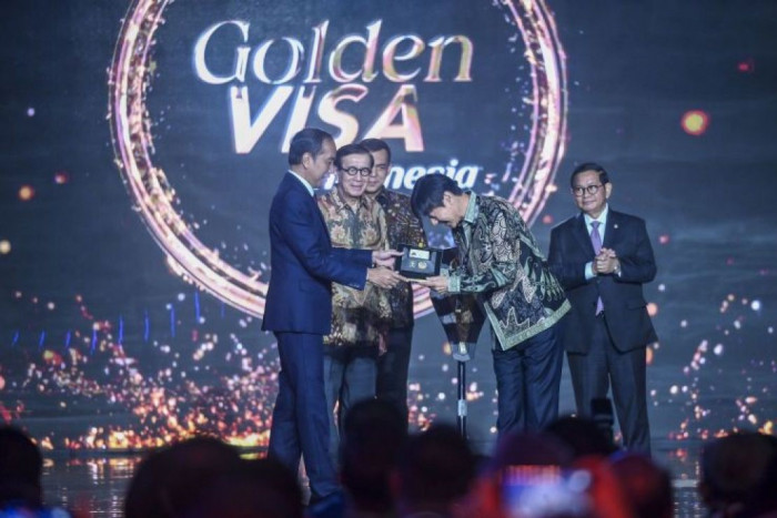 Shin Tae-yong Terima Golden Visa dari Jokowi, Apa Itu Golden Visa?