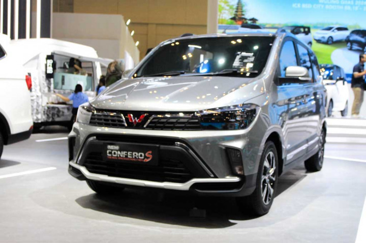 Pilihan Mobil Keluarga Kian Banyak di GIIAS 2024, Wuling New Confero S Berani Diadu!