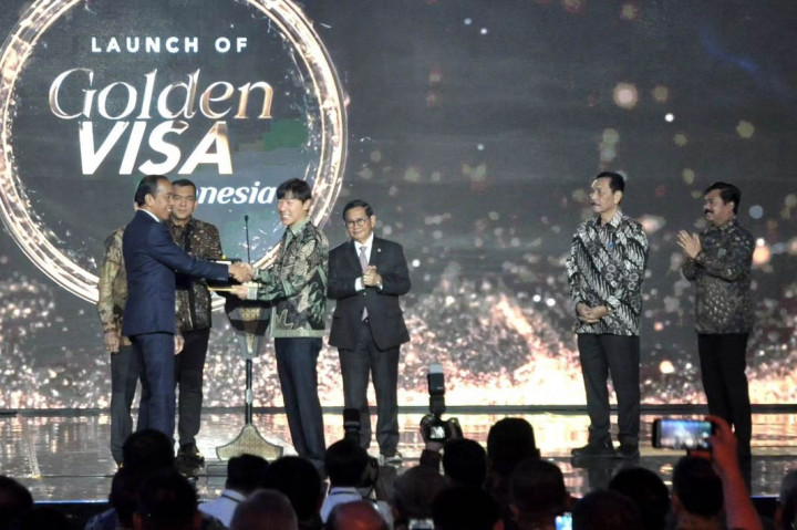 Shin Tae-yong Peroleh Fasilitas Golden Visa dari Jokowi