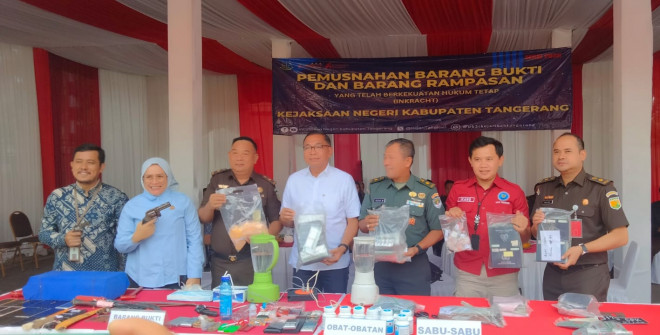 Kejaksaan Negeri (Kejari) Kabupaten Tangerang memusnahkan hasil tindak pidana umum yang sudah mendapat kekuatan hukum tetap atau inkracht.