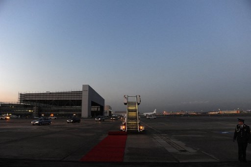 Aktivis Iklim Tempelkan Diri di Landasan Pacu Bandara Koeln, Ganggu Penerbangan