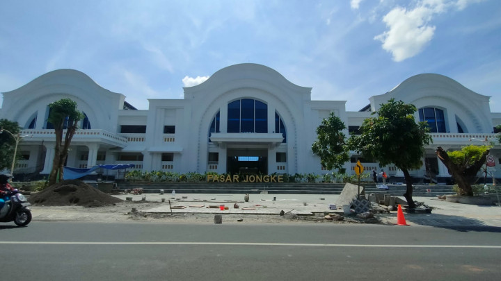 Pedagang Pasar Jongke Boyong Jelang Peresmian oleh Presiden Jokowi