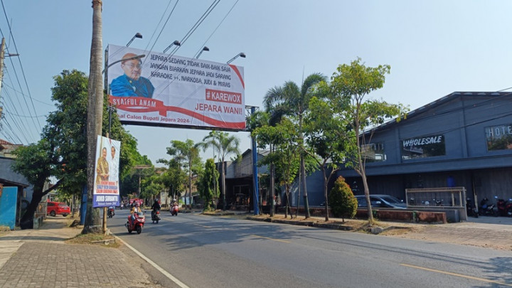 Baliho Provokatif Bakal Calon Bupati di Jepara Ditertibkan