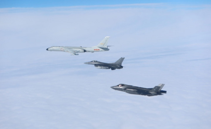 Pesawat Militer Tiongkok dan Rusia Dihadang di Dekat Wilayah AS