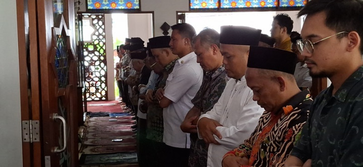 Ma'ruf Bersama Ketum MUI Salat Gaib untuk Mendiang Wapres ke-9 Hamzah Haz