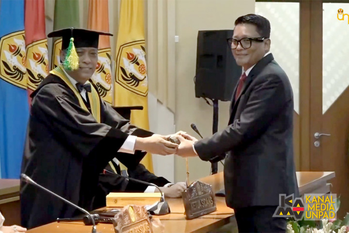 Irjen Pol Krishna Murti Raih Gelar Doktor di Unpad