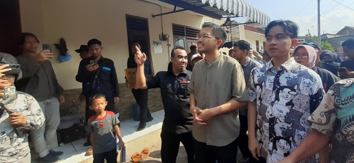 Blusukan Bareng, Gibran Bantah Kenalkan Gus Bhre sebagai Penggantinya di Solo