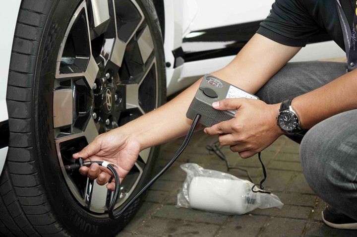 Hi Ladies! Ini Cara menghadapi Mobil Mogok