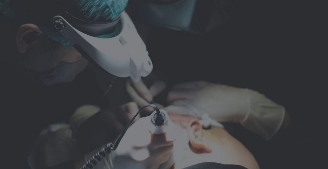 Rambut kamu rontok atau botak, yuk simak apa itu hair transplant. (Foto: Dok. istimewa)