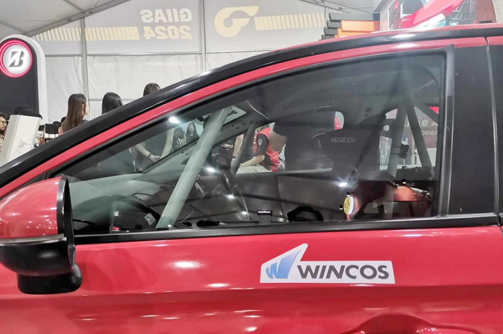 Kunci Kaca Film yang Tepat untuk Mobil Balap