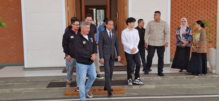 Jokowi Berangkat <i>Ngantor</i> ke IKN, Ajak Rombongan <i>Influencer</i>