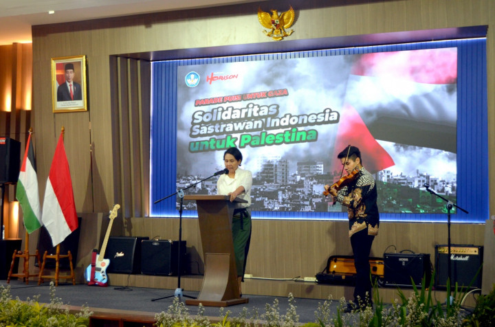 Solidaritas 100 Sastrawan dan Budayawan di Parade Puisi untuk Gaza