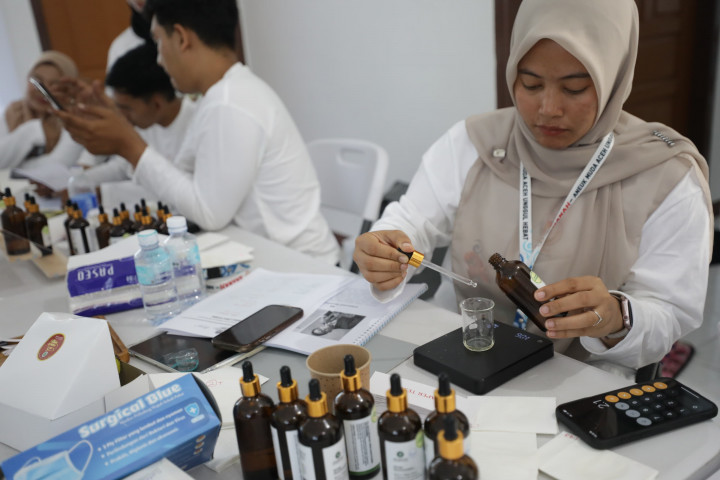 Minyak Nilam di Aceh Hasilkan Formula Parfum Berkualitas