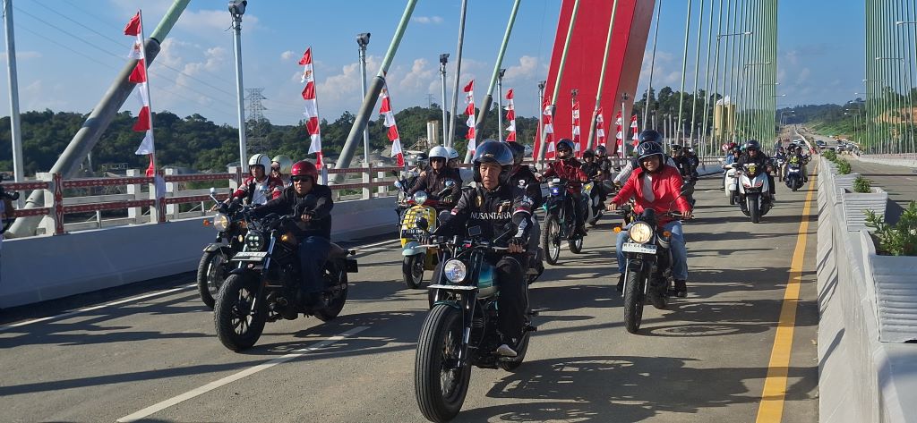 Jokowi Motoran Bareng Raffi Ahmad hingga Atta Halilintar ke IKN