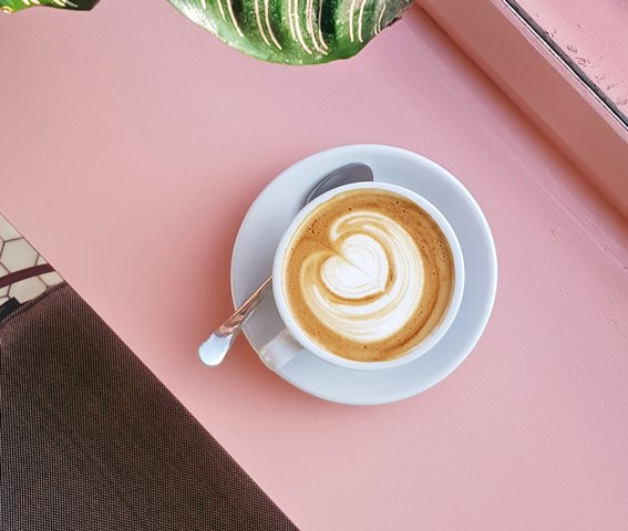 Ada alasan kenapa kamu masih ngantuk padahal sudah minum kopi. (Foto: Ilustrasi/Dok. Unsplash.com)