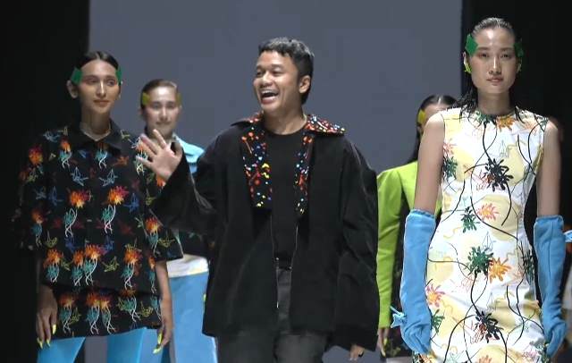 Tities Sapoetra Bawa 30 Koleksi Bertema Kibo. (Foto: Dok. Medcom.id/Yurike Budiman)