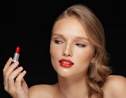 5 Bahan Alami untuk Menghapus Lipstik, Ada Minyak Zaitun hingga Mentimun