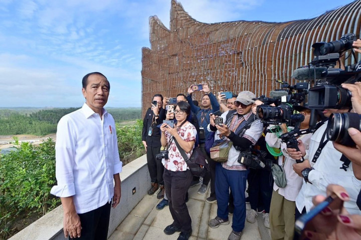 Hari Kedua di IKN, Jokowi Ajak Media Tinjau Kawasan Istana Kepresidenan