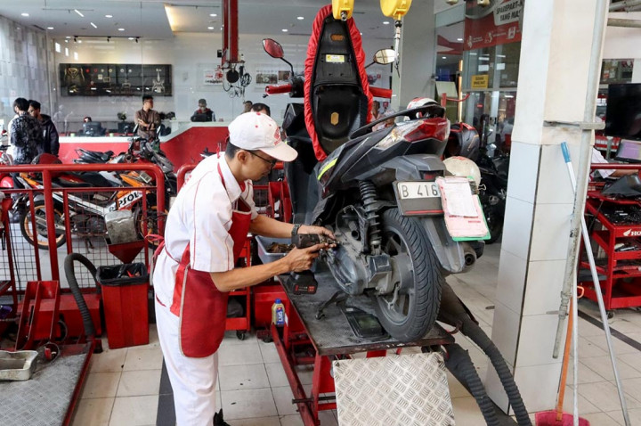 Busi Motor Sering Mati? Ini yang Jadi Masalah & Cara Mengatasinya