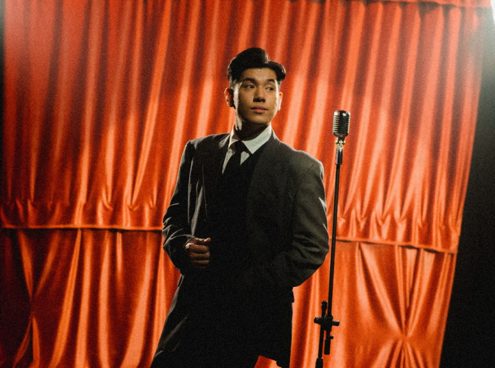 Jaz Nyanyikan Ulang Lagu Legendaris 'Fly Me to the Moon'