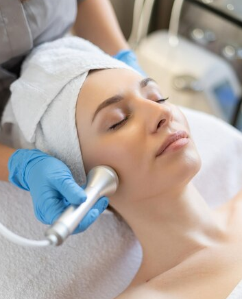 Pico Laser: Rekomendasi Perawatan Kulit untuk Mengatasi Hiperpigmentasi dan Kerutan