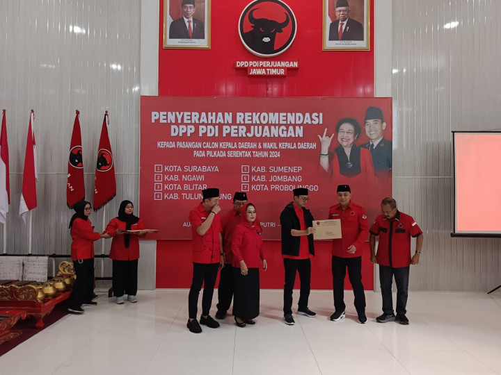 PDIP Jatim Serahkan 7 Bacakada Kabupaten/Kota