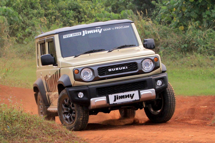 Main Tanah Sejenak Bareng Tiga SUV Unggulan Suzuki di Trek Offroad Ringan