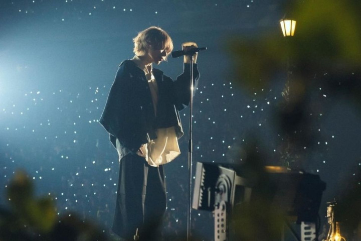 Mengenal Eve, Penyanyi Jepang Misterius Pengisi Soundtrack Anime Terkenal