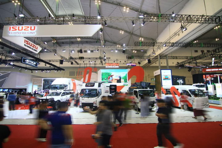 Isuzu Dapatkan Masukan Mengenai Truk Listrik di GIIAS 2024