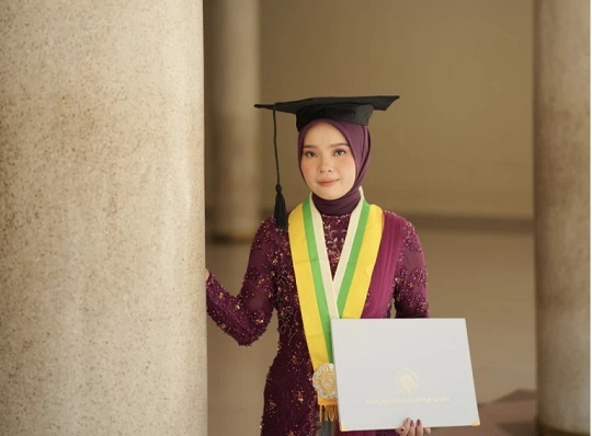 Nurul, Lulusan Magister UGM dengan IPK 4.00 Berbagi Tips Belajar