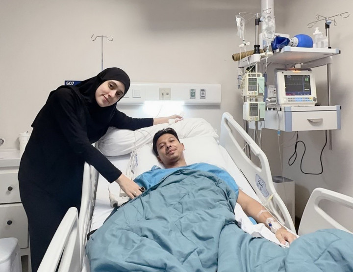 Sedih! Elma Theana Nangis Sesenggukan Peluk Sonny Septian di Rumah Sakit