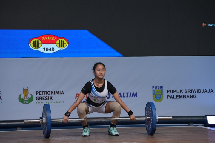 Pupuk Indonesia Grup Menghelat Kejurnas Angkat Besi di Bandung