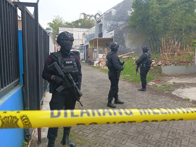 Penangkapan Teroris di Batu dan Solo hingga Anggaran Makan Bergizi di Surabaya Naik