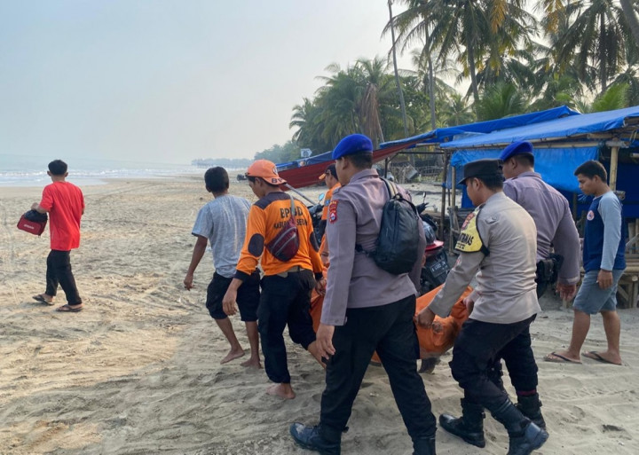 Mayat WNA Tanpa Identitas Ditemukan di Pantai Anyer