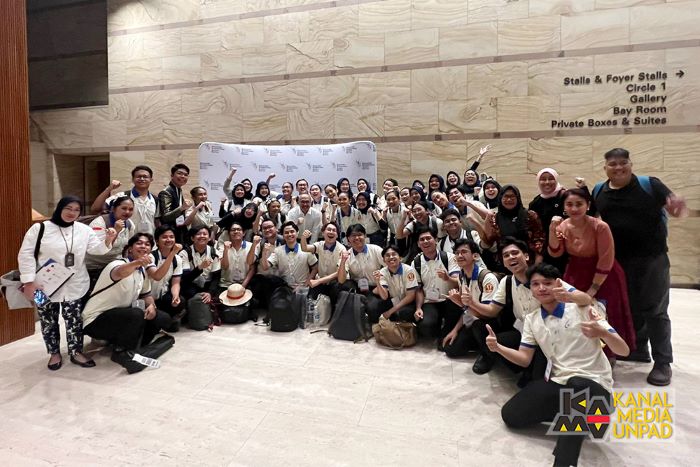 Paduan Suara Mahasiswa Unpad Raih Gold Medal di SICF 2024 di Singapura