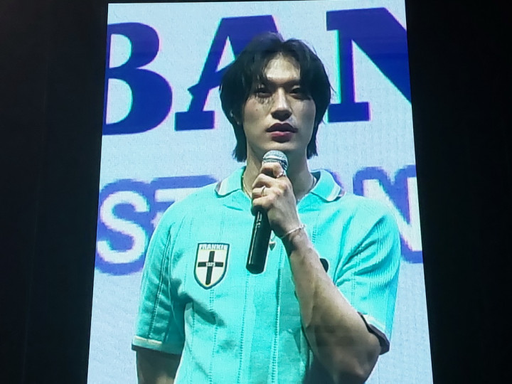 Bang Yedam Nyanyi Lagu Dangdut saat Fanmeeting di Jakarta