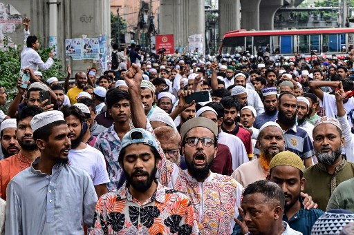 Desak PM Bangladesh Mengundurkan Diri, Ribuan Demonstran Siap ‘Bertempur'