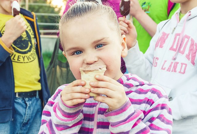 Setop Bilang Anak Gemuk Itu Lucu! Inilah Penyakit yang Mengintai Anak Obesitas